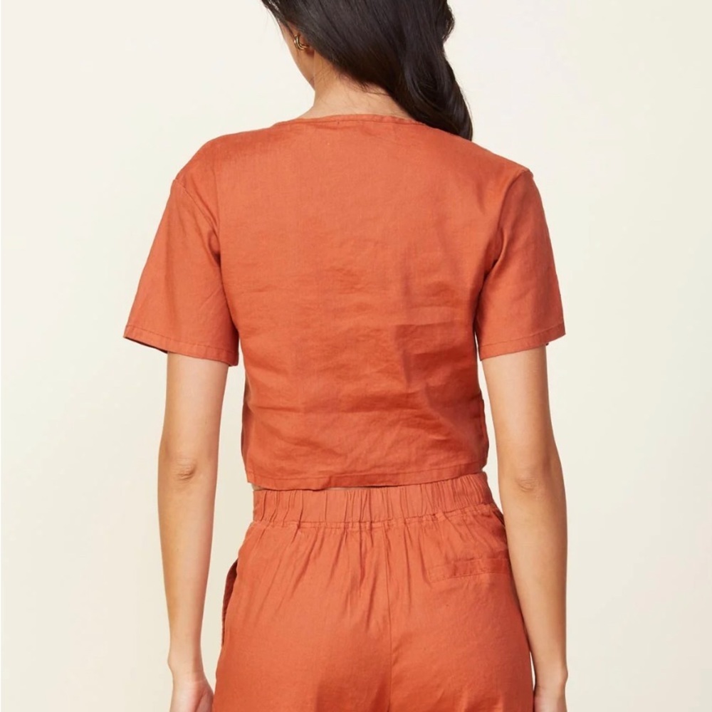 Monrow Linen Front Twist Top New Faded Rust Size … - image 3